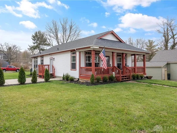11 E Main St, Spring Valley, OH 45370