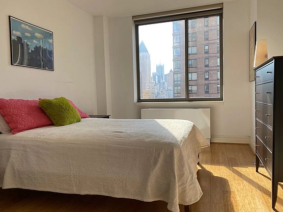 5th image of 2 Columbus Ave APT 10D