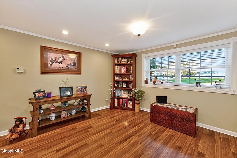 5th image of 144 Stonington Hill Road