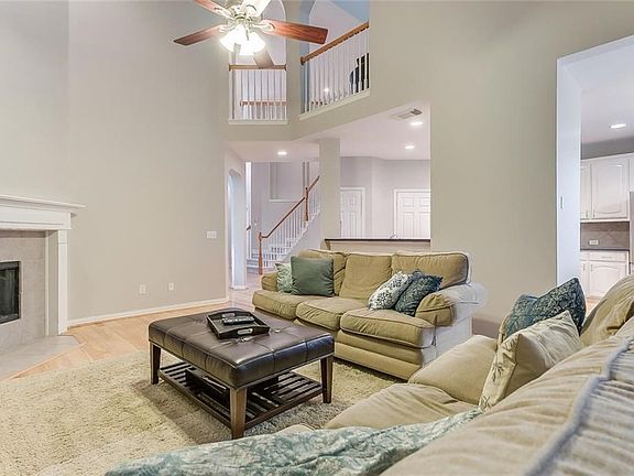2nd image of 2725 Princeton Dr