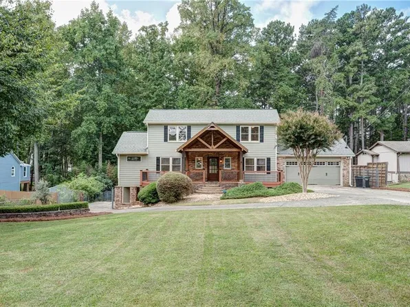 6090 Shadburn Ferry Rd, Buford, GA 30518