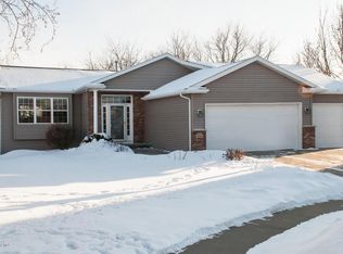 466 45 Manor Ln NW, Rochester, MN 55901