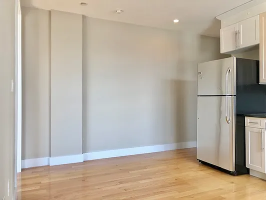 Rented by Matthew Gros-Werter, LREB  | media 6