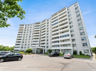 35 Towering Heights Blvd #902, Saint Catharines, ON L2T 3G8