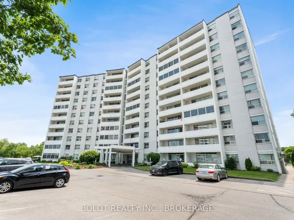 35 Towering Heights Blvd #902, Saint Catharines, ON L2T 3G8