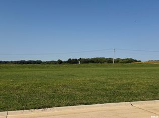 825 Book Ln, Geneseo, IL 61254