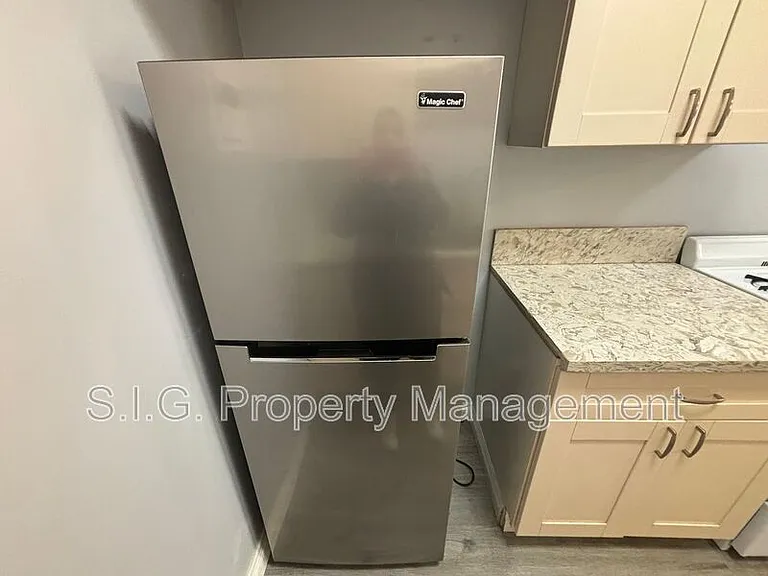 526 E Windsor Rd #3 — Photo 11