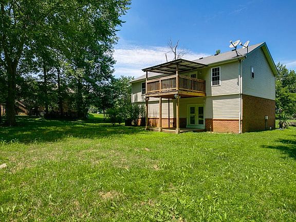 3rd image of 301 Meadow Brook Ln