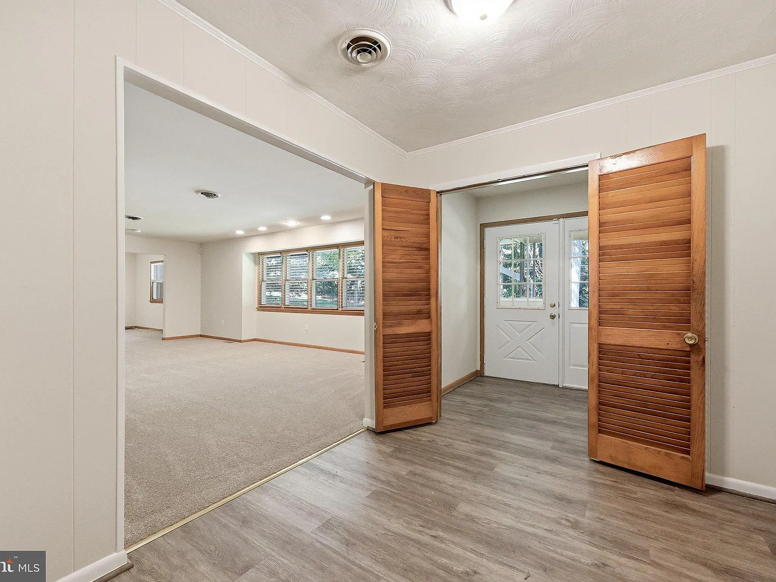 4 bed, 2164 sqft, $2,975 — Photo 4