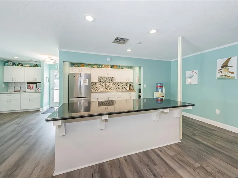 1000 Crane Ct — Photo 58