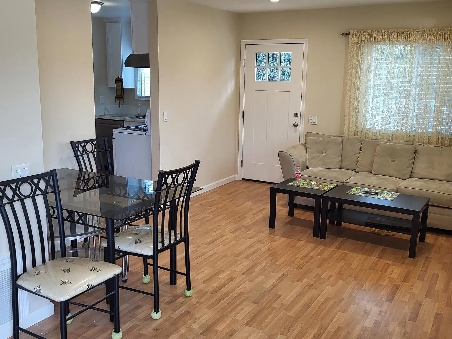 3 bed, 920 sqft, $3,500 — Photo 4