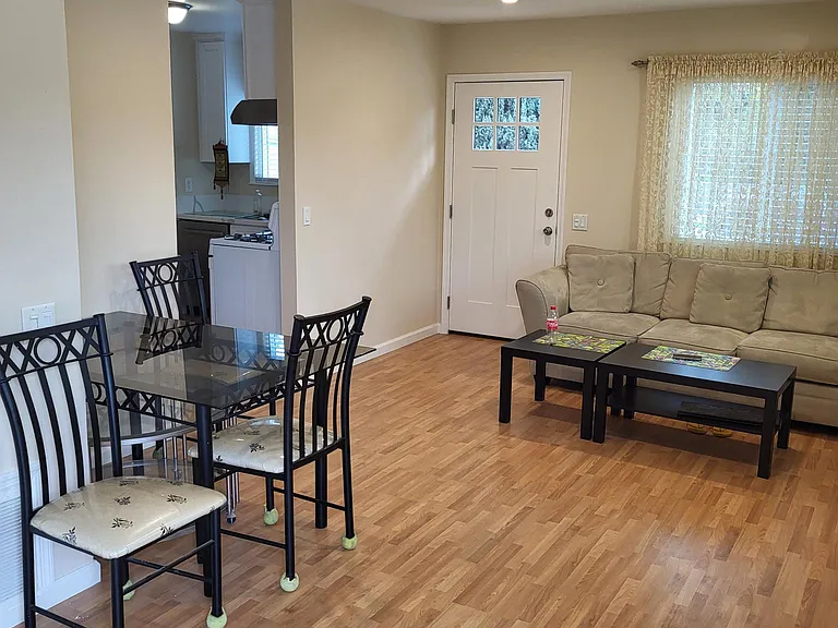3335 Idell St — Photo 4