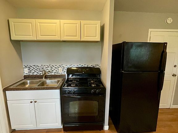 4th image of 76 Adams Ave APT 4