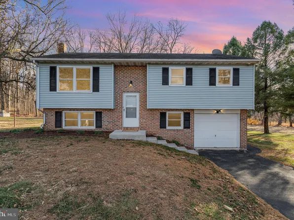 530 Wood View Dr, Lititz, PA 17543