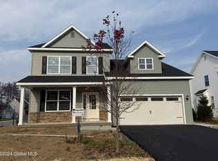 18 Timber Creek Dr, Ballston Lake, NY 12019