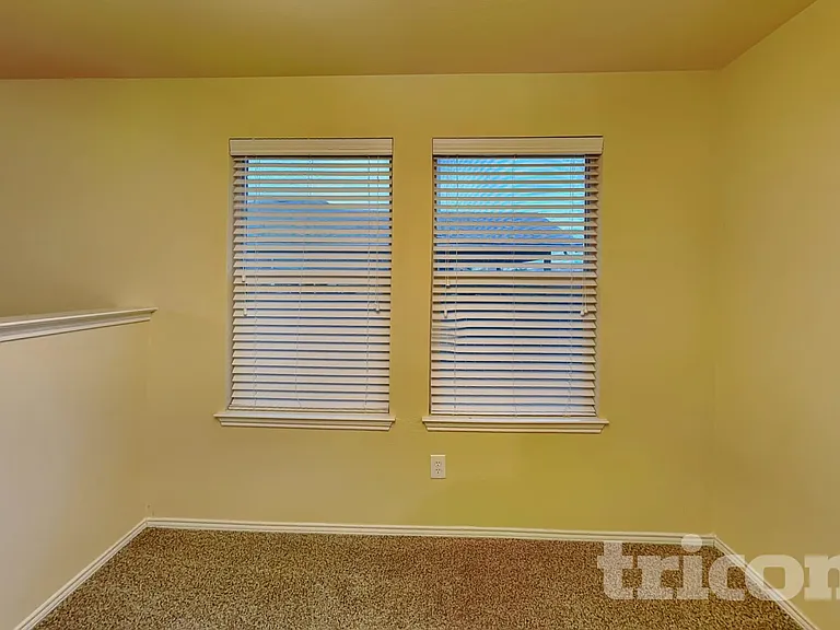1248 Collett St — Photo 4