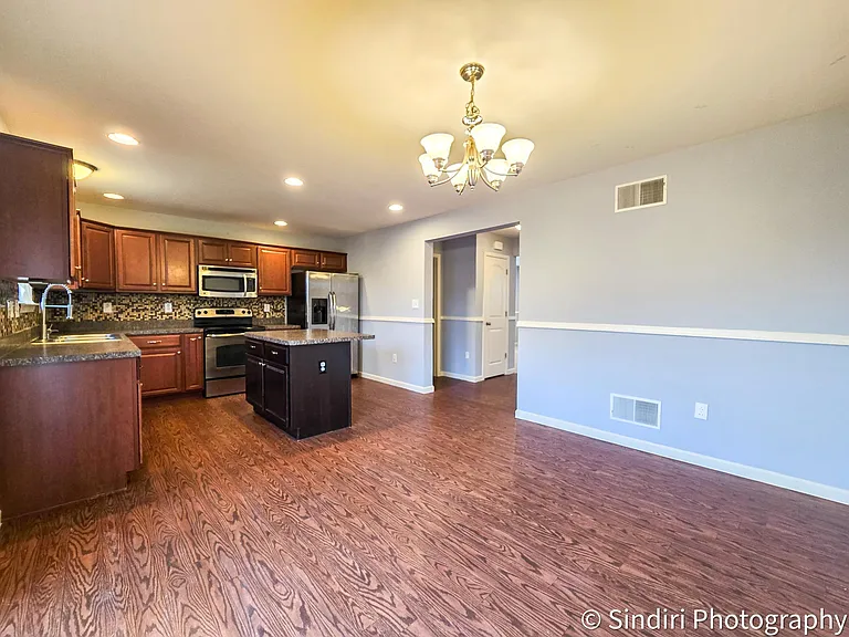 6419 Creekbend Dr — Photo 28
