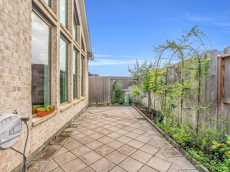 31418 Golden Cliffs Ln — Photo 42