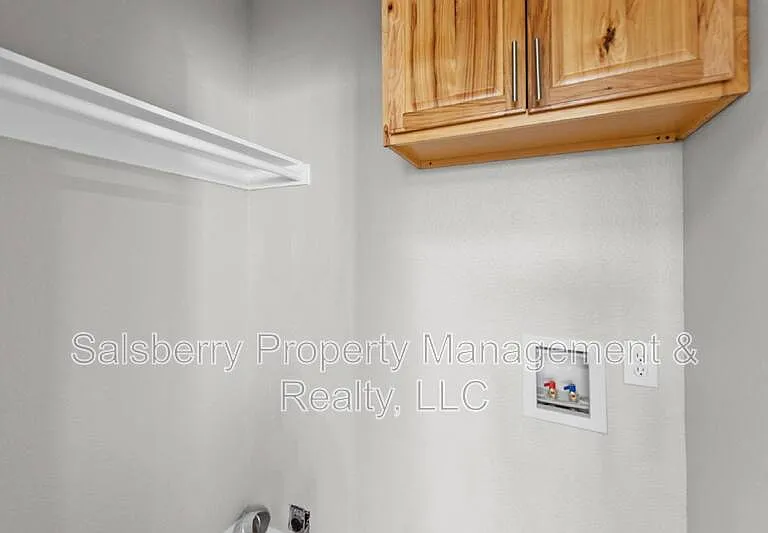 3772 W 6th St — Photo 12