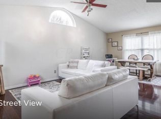 9015 Ellersly Dr, Lewis Center, OH