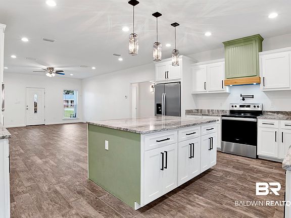 3rd image of 10871 Somerset Rd