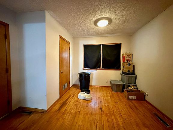 5th image of 1725 W 3rd Ave