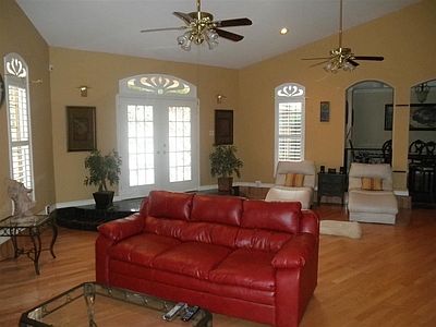 4th image of 8412 Crownwood Dr