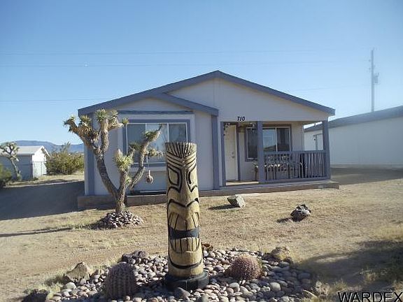 3rd image of 710 E Whitmore Dr