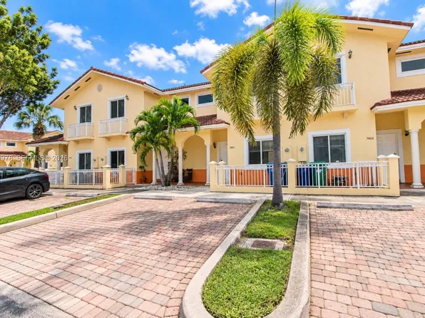 7464 NW 180th St, Hialeah, FL 33015