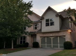 563 Suwanee Oaks Dr, Suwanee, GA 30024