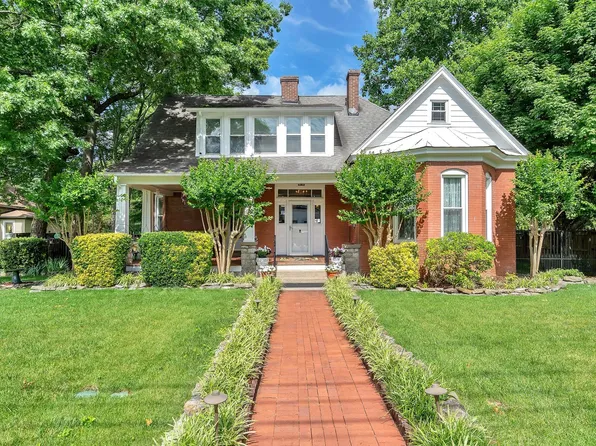 310 Lincoln Ave N, Fayetteville, TN 37334