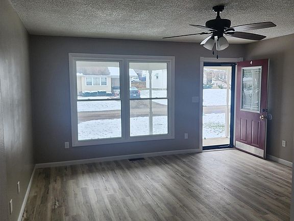 2nd image of 513 Sunnyside Dr
