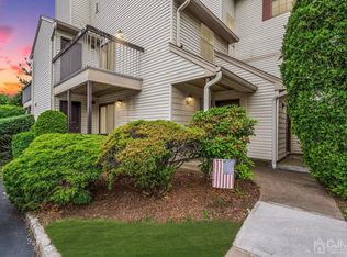 2004 Woodbridge Commons Way, Iselin, NJ 08830