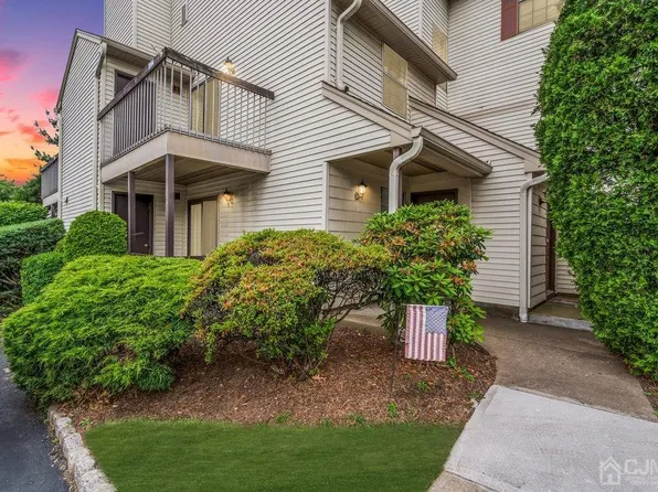 2004 Woodbridge Commons Way, Iselin, NJ 08830