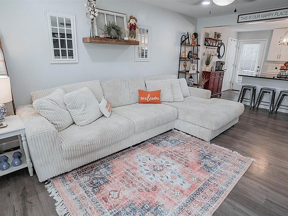 3rd image of 2830 Asbury Pl