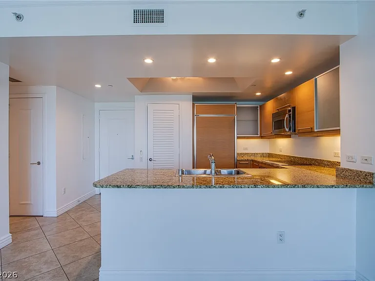 322 Karen Ave #1603 — Photo 6
