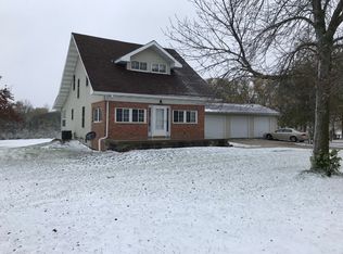 2194 E 200n Rd, Paxton, IL 60957