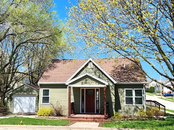 302 W Walnut St, Dodgeville, WI 53533
