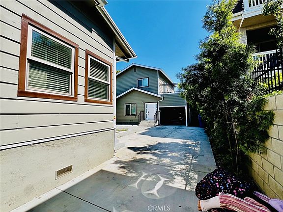 4th image of 915 W 21st St