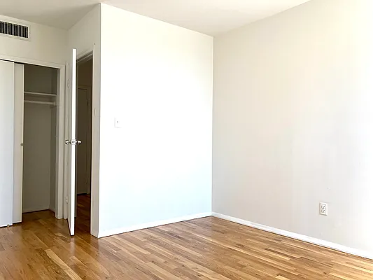 Rented by OT Real Estate | media 7