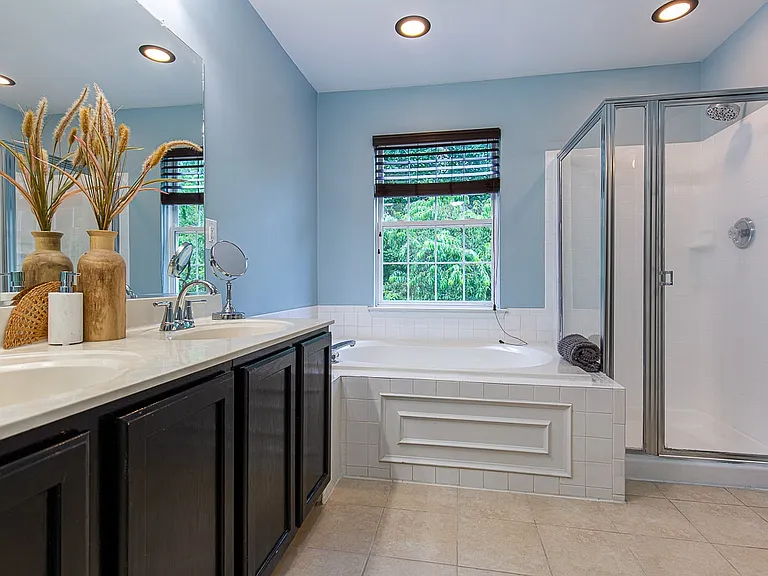 18744 Harmony Woods Ln — Photo 12
