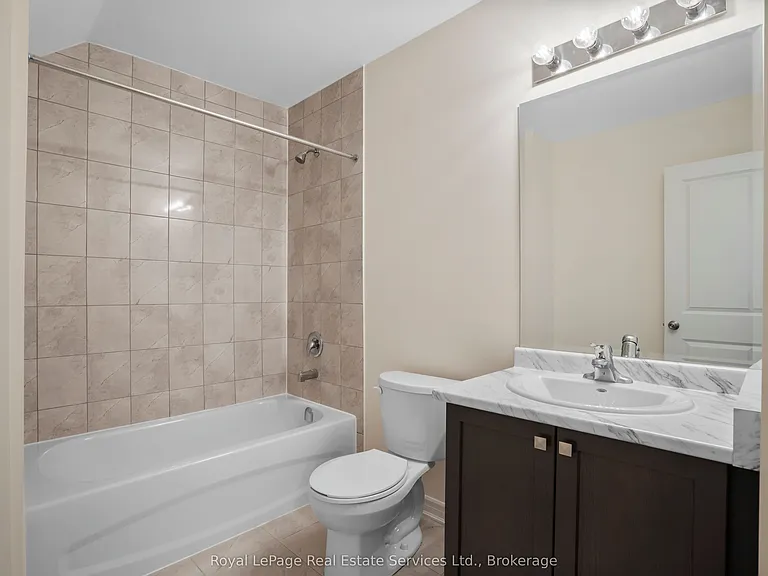 383 Dundas St E #68 — Photo 25