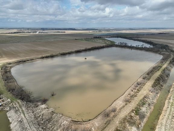 2nd image of 915 Stroh Rd