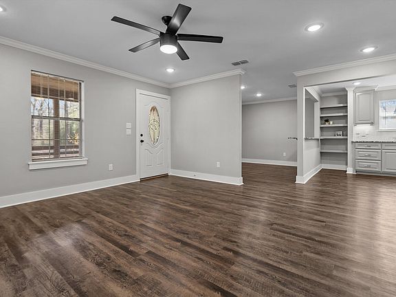 4th image of 5881 Jefferson Ave