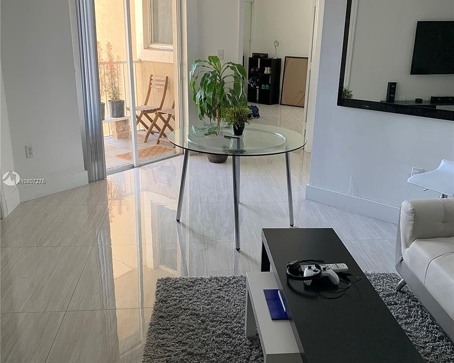 1st image of 102 SW 6th Ave APT 206