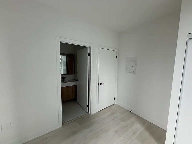 117 Broadway Ave — Photo 12