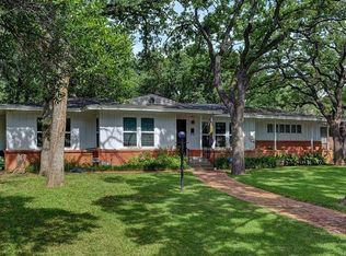 2113 Green Hill Cir, Fort Worth, TX 76112