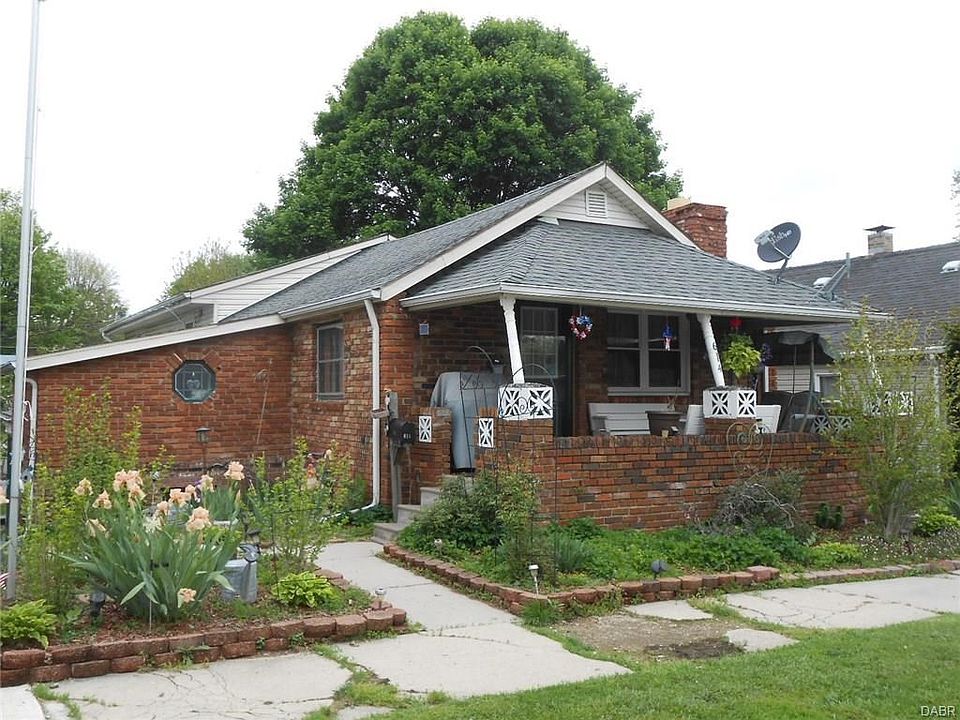 1st image of 614 E 5th St