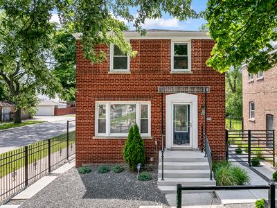 9158 S Dobson Ave, Chicago, IL, 60619