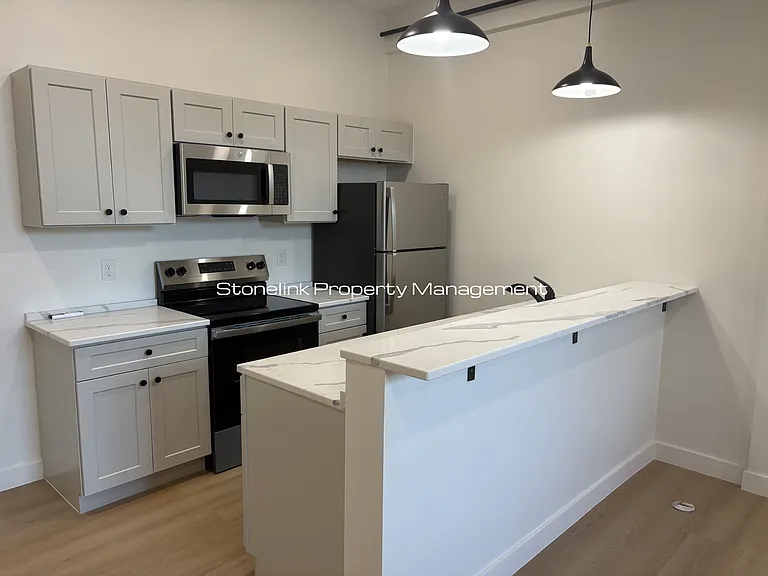 265 Manton Ave — Photo 18
